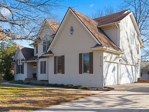 3rd image of 2118 S Forrest Heights Avenue