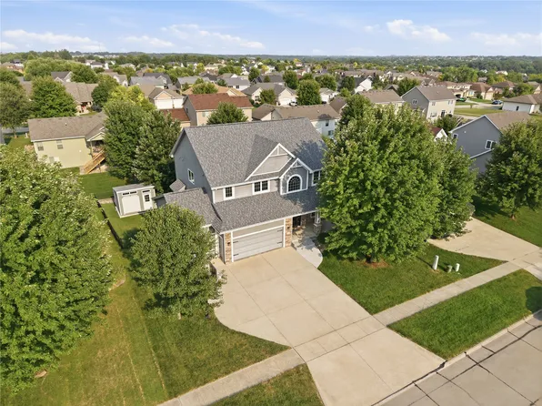 4455 NW 165th St, Clive, IA 50325