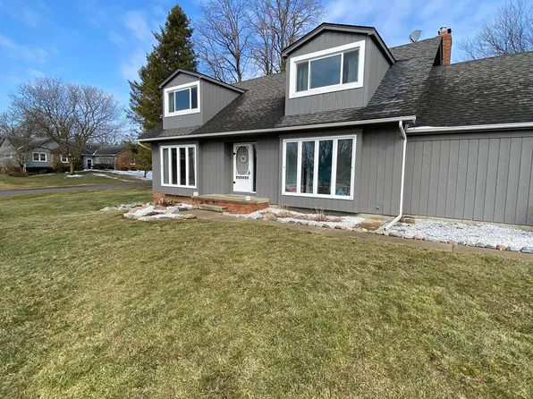 8181 Orchardview Dr, Washington, MI 48095