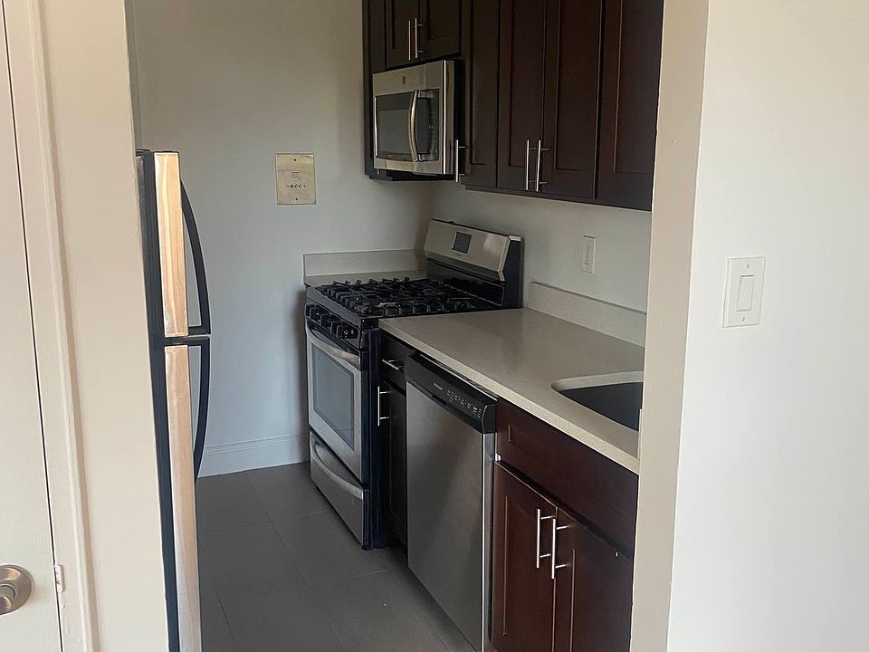 1st image of 11146 76th Dr APT 3B