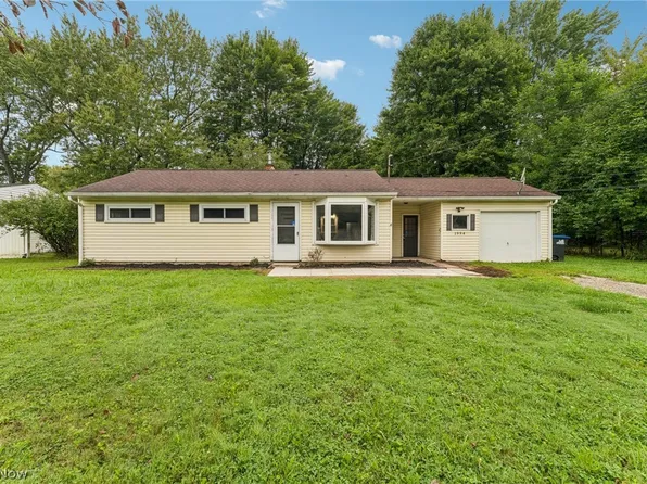 1994 Pinewood Dr, Brunswick, OH 44212