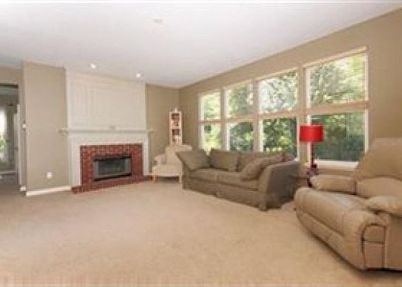 5th image of 426 Norwich Dr