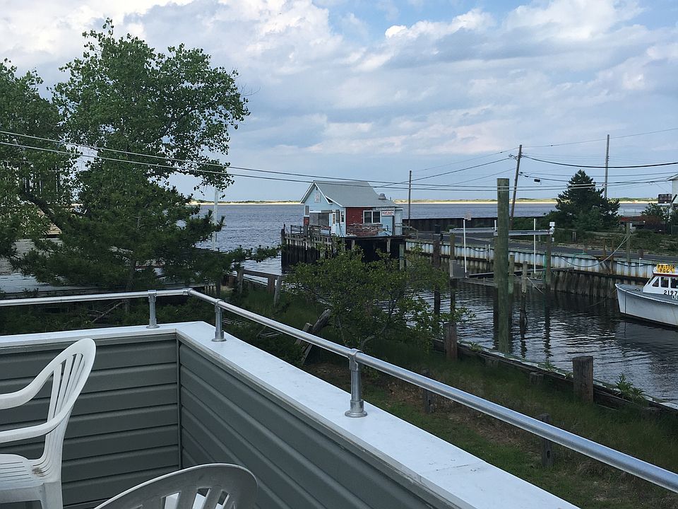 Two Balconys w/wate views