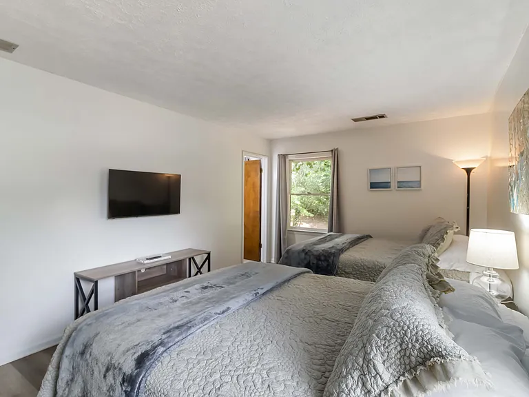 3345 Sharon Cir — Photo 29