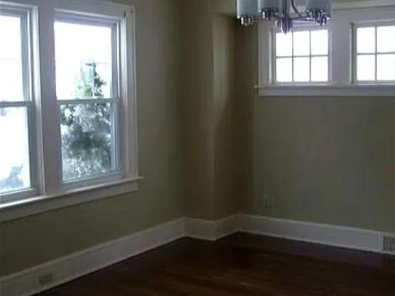 5th image of 3341 Altamont Ave