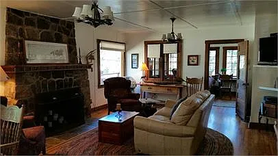 4742 S Cedar Rd — Photo 6