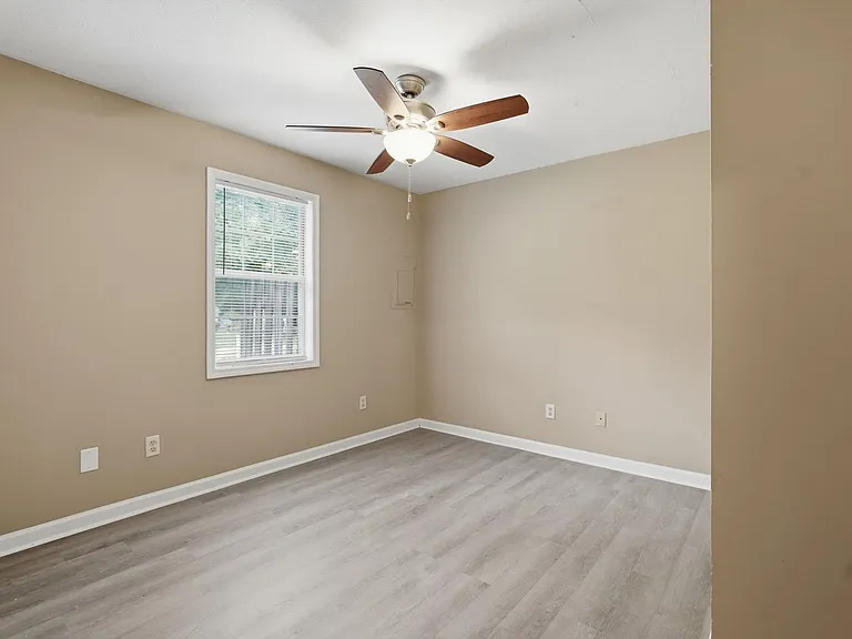 26990 Elkins Rd #K — Photo 8