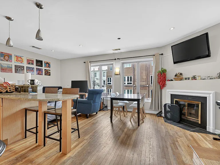 1625 Q St NW #205-1 — Photo 3