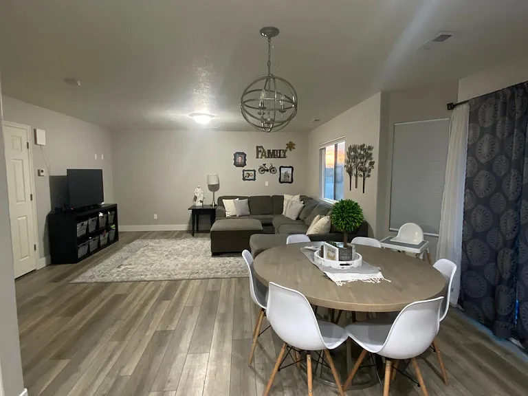 718 W 1045 N — Photo 7