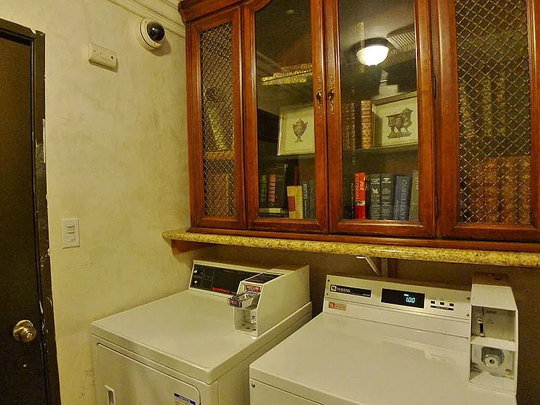 20/20 Villa Apts — Photo 9