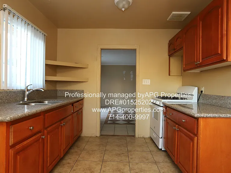 1834 W Gramercy Ave #A — Photo 6