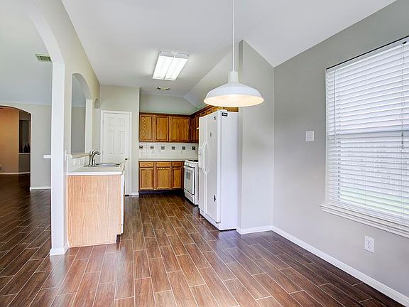 4th image of 11702 Champions Grove Ct
