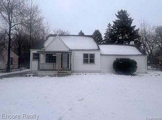 15040 Harrison St, Livonia, MI 48154