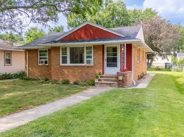 591 36th Ave NE, Minneapolis, MN 55418