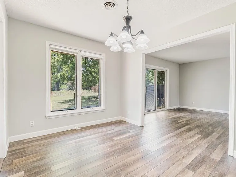 2400 Ridgefield Rd — Photo 9
