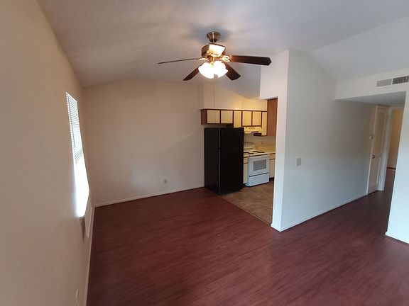 2nd image of 440 8th Ave NE Unit I