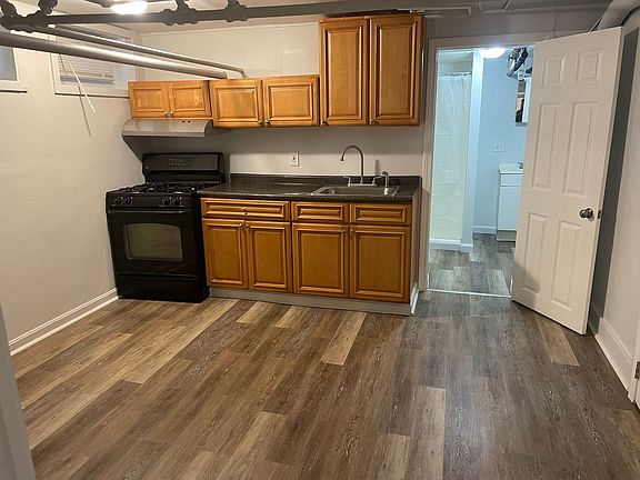 2nd image of 654 Elmwood Ave #B3