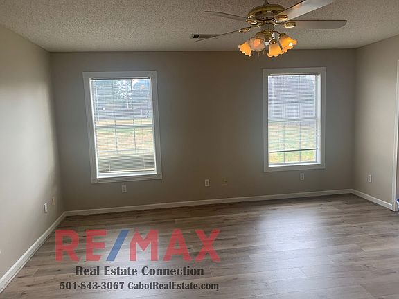 4th image of 35 Reno Dr