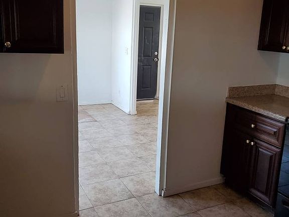 5th image of 1638 W Polk St