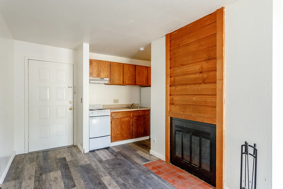 Building Photo - Spruce Street Apartments