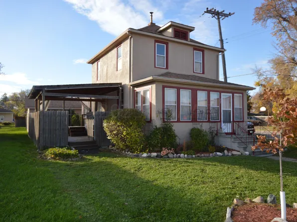 12 1st St NW, Dilworth, MN 56529