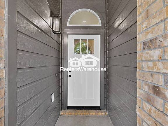 5th image of 9113 Warren Dr