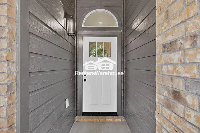 9113 Warren Dr — Photo 5