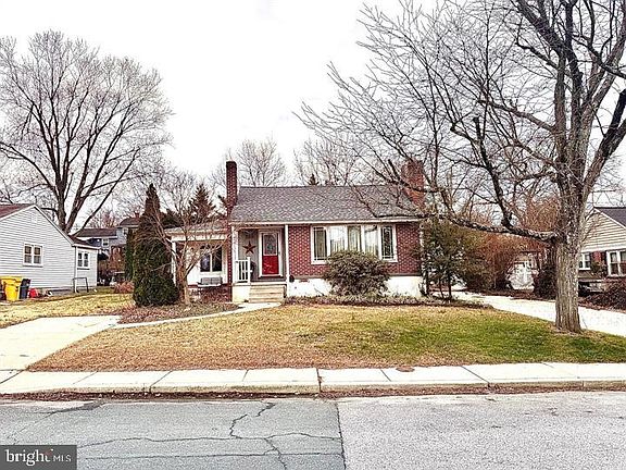 2nd image of 209 Mountain Rd