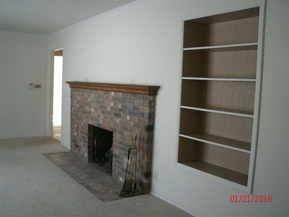 5th image of 1005 W Haines Ave