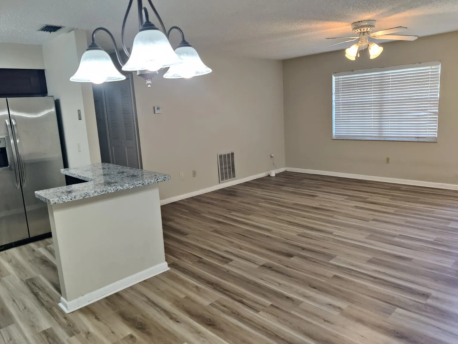 2 bed, 1000 sqft, $1,400 — Photo 4