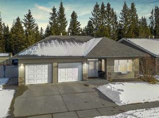 603 W 5th St SW, Sundre, AB T0M1X0