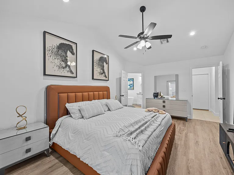 2400 Seaford Dr — Photo 17