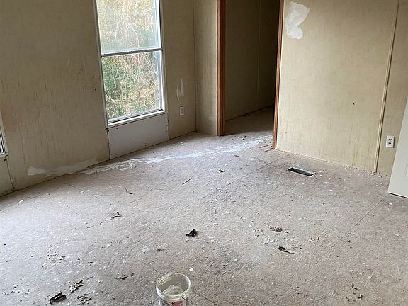 3rd image of 454 Elderville Peatown Rd