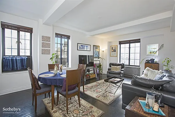 Sold by Sotheby's International Realty | media 1