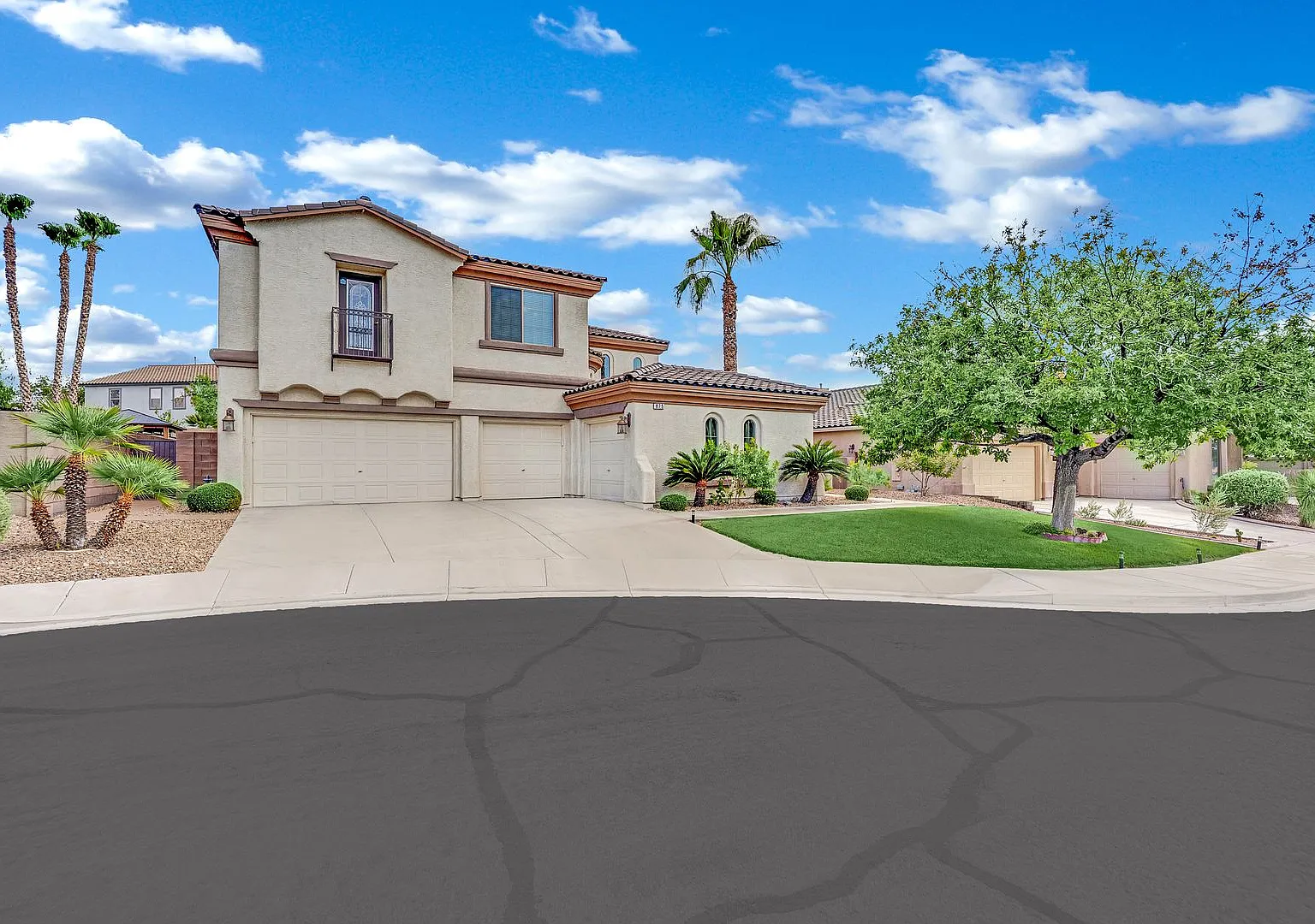 Modern Henderson Haven with Heated Pool, Spa & Solar Savings — Photo 4