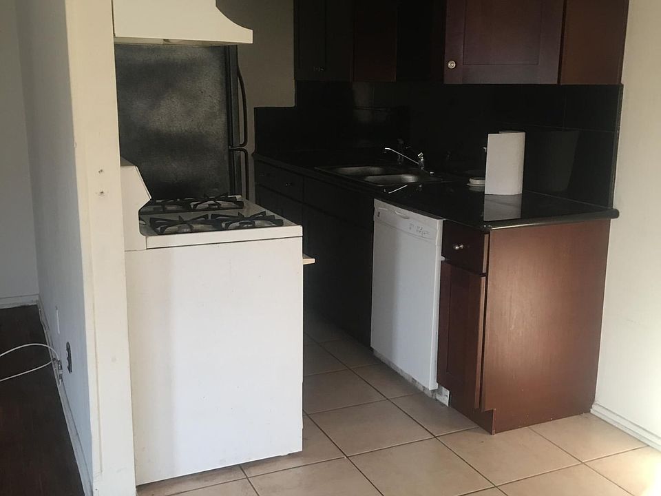 1st image of 3110 Livonia Ave APT 7