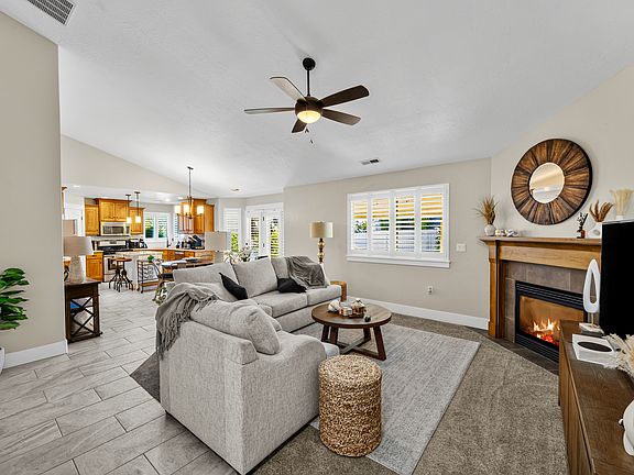 5th image of 564 N Spring Meadow Lane Ln W