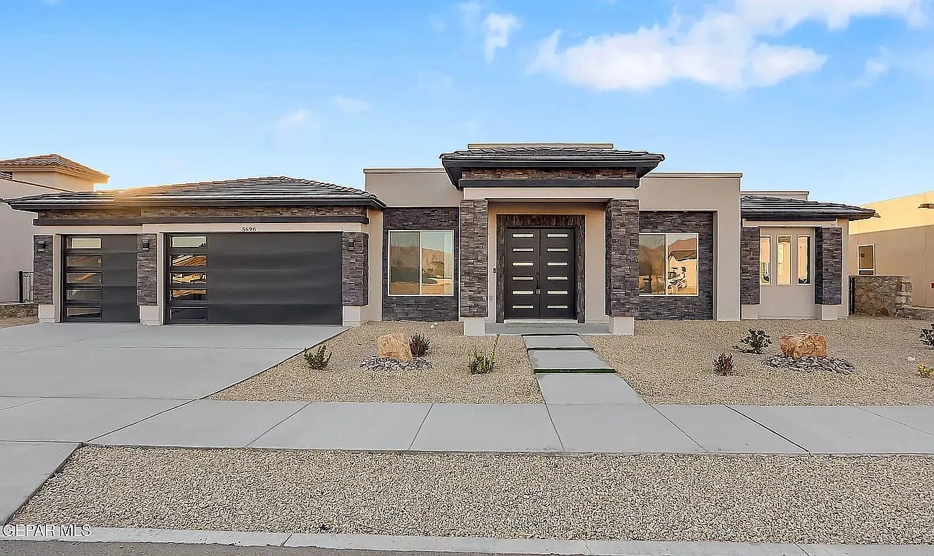 5 bed, 2939 sqft, $3,995 — Photo 1