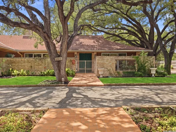 122 LABURNUM DR, San Antonio, TX 78209