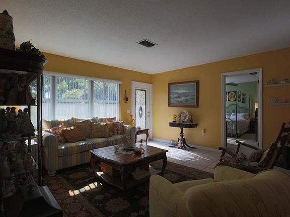 5th image of 204 Brentshire Dr