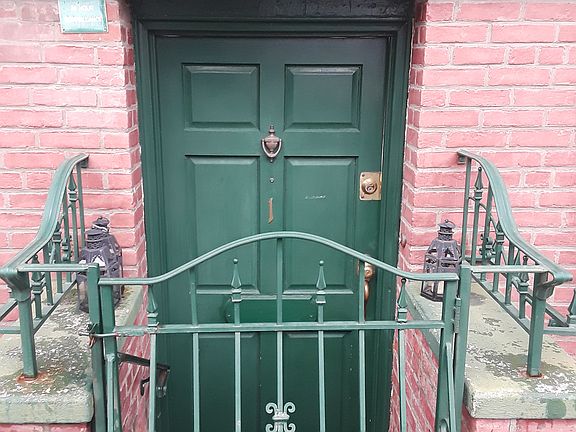 Private Entrance