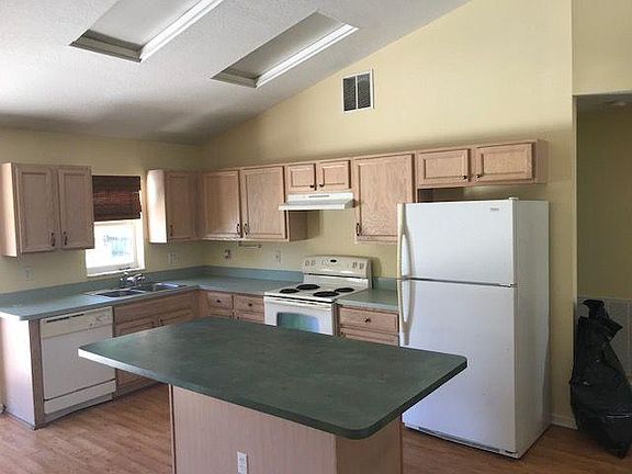 5th image of 1357 SW Hibiscus St