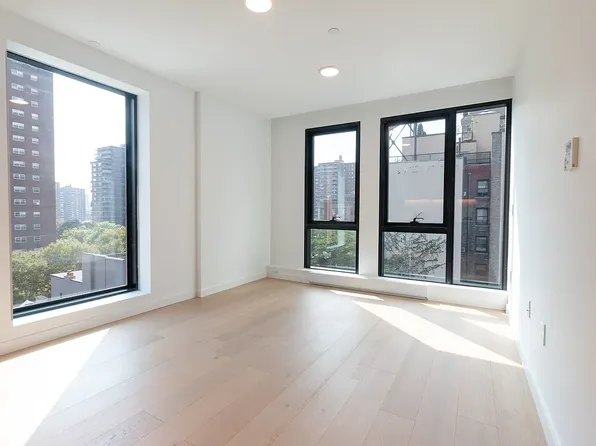 300 West 30th Street image 1 of 5