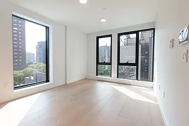 300 West 30th Street, #7F