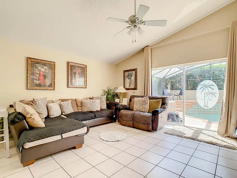 15906 Bay Vista Dr — Photo 30