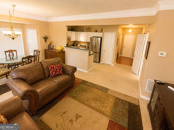5th image of 71 Berkeley Pl