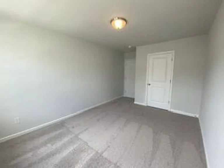 9412 Sun Fountain Dr — Photo 3