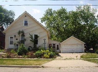 120 Wilcox Ave, Elgin, IL 60123