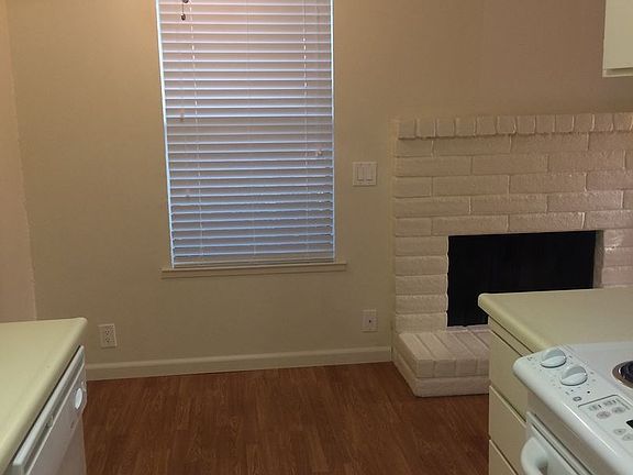 4th image of 2518 Capitol Ave APT 03