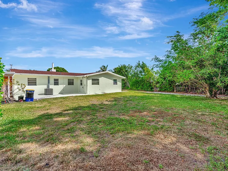 8968 SE Pine Cone Ln — Photo 32